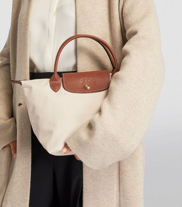 Women's Spacious Elegant Vegan Shopper Handbag for Any Occasion-Metro Lane Plaza