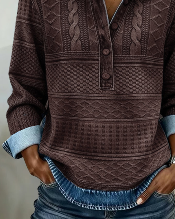 Damenpullover mit Zopfmuster und Knopfleiste