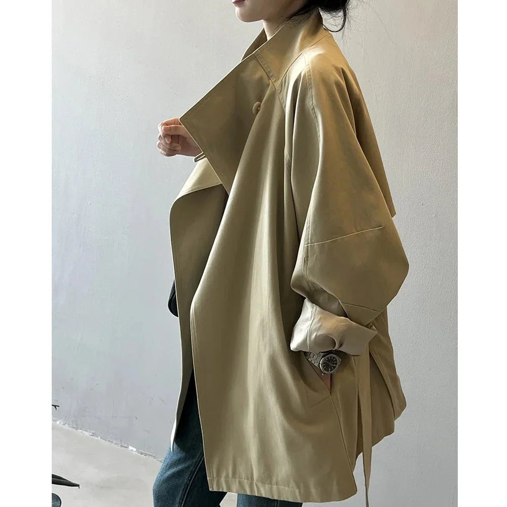 Gabardina elegante de gola subida para mulher