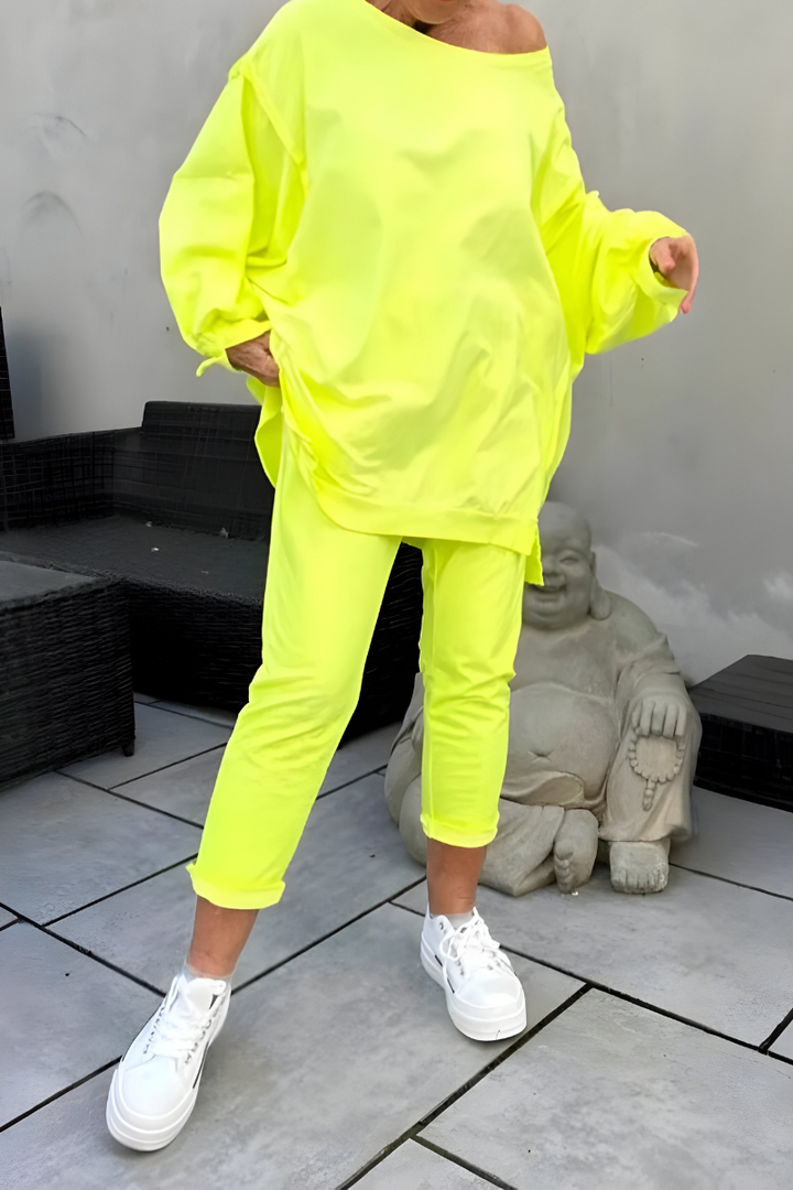 Kenia | Women's Elegant Comfort Set-Metro Lane Plaza
