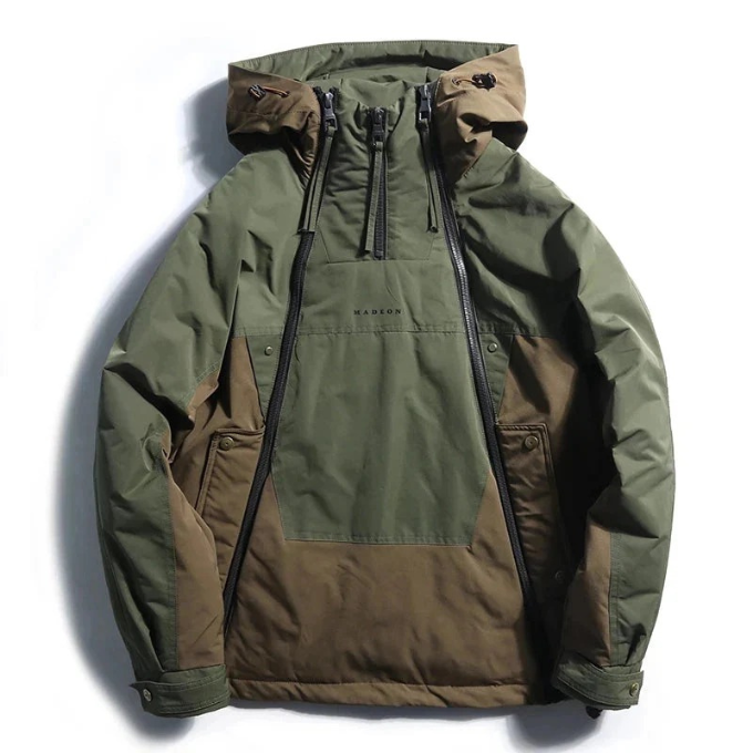 Dicke, wattierte Herrenjacke