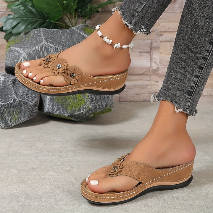 Cressida | Comfortable Adjustable Women's Orthopedic Sandals-Metro Lane Plaza