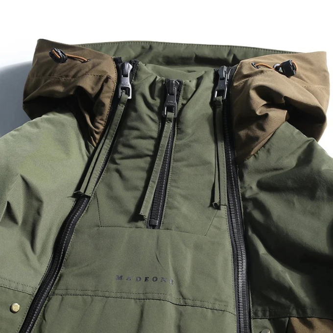 Dicke, wattierte Herrenjacke
