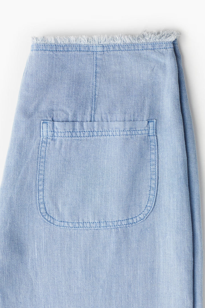 Tilde | Women's Wide-Legged Jeans – Light Denim, Relaxed Fit-Metro Lane Plaza