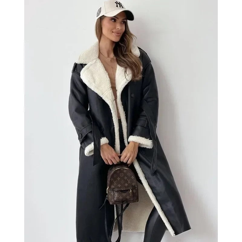 Eleganter Mantel mit Klappen für Damen