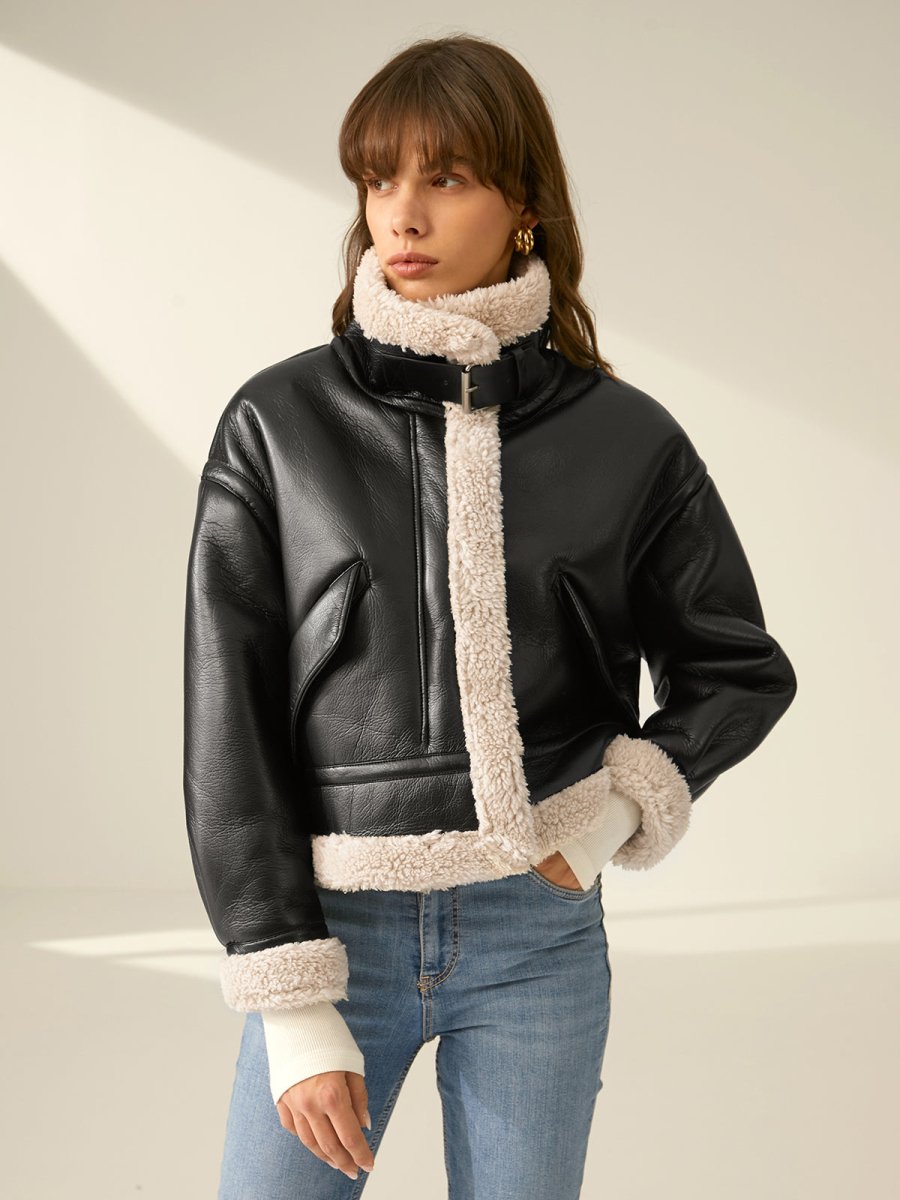 Blouson d’aviateur pour femme en similicuir avec doublure douillette en sherpa