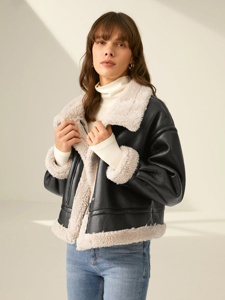 Blouson d’aviateur pour femme en similicuir avec doublure douillette en sherpa