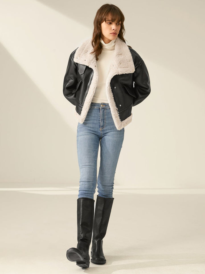 Blouson d’aviateur pour femme en similicuir avec doublure douillette en sherpa