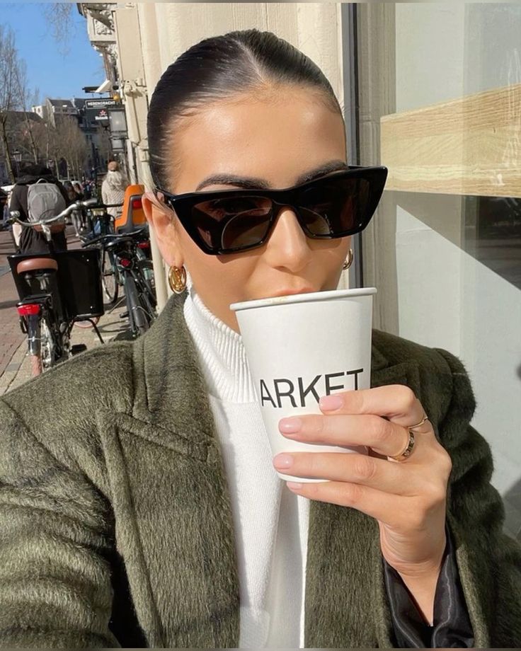 Noire | Women's Cat-Eye Sunglasses with Bold Black Finish-Metro Lane Plaza