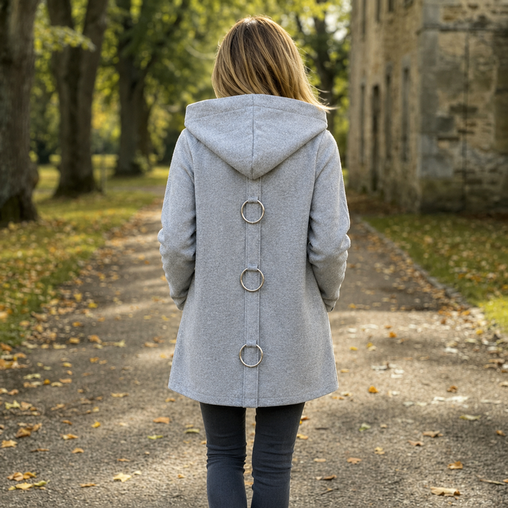 Gebreid damesvest met capuchon en knoopsluiting aan de voorkant