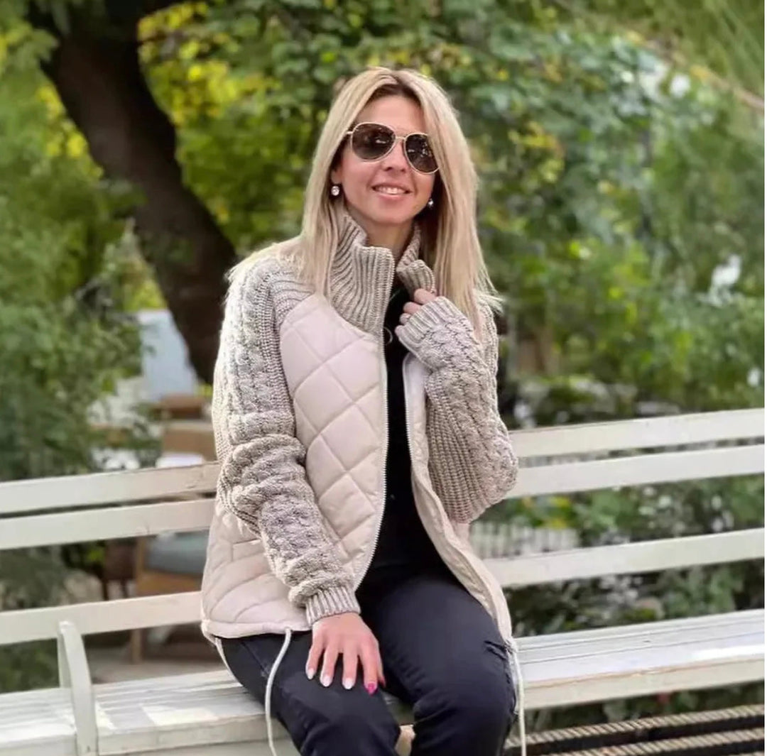 Leichte wattierte Jacke für Damen mit Strickstoff und Kordelzug