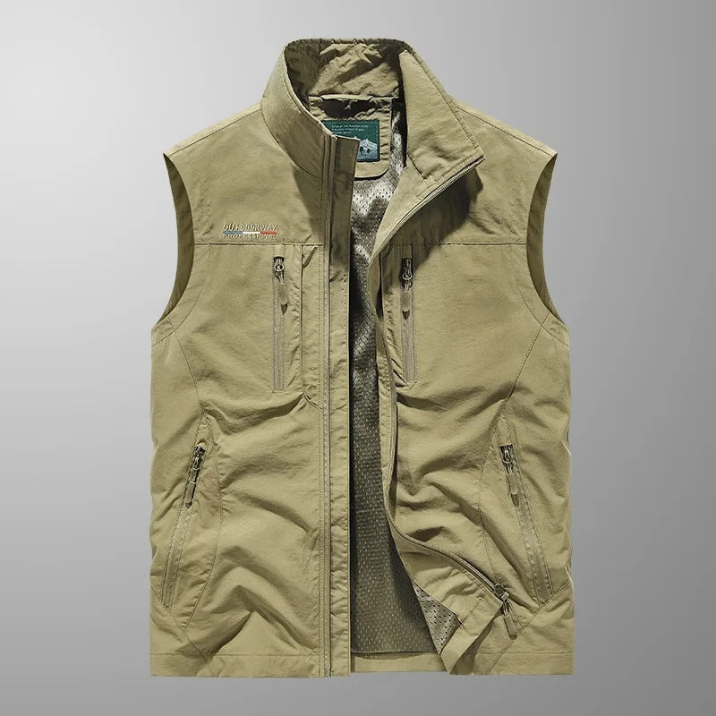 Kevin | Men's Lightweight Breathable Sleeveless Cargo Vest-Metro Lane Plaza