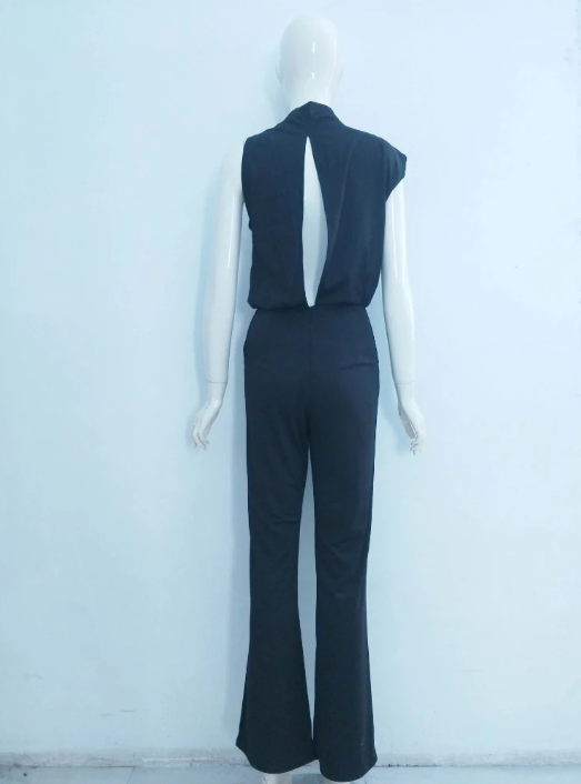 Elegant, ermeløs jumpsuit for kvinner med drapert overdel og vide ben
