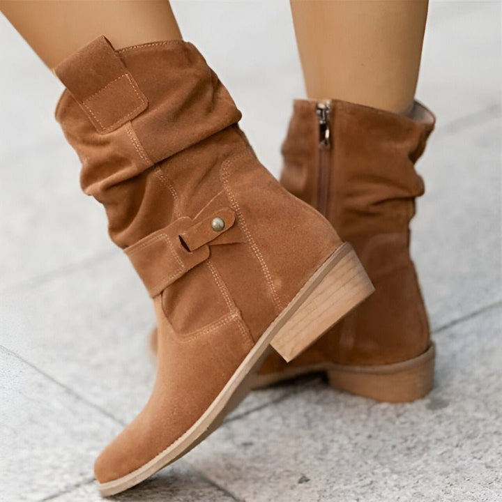 Botins de camurça descaídos para mulher
