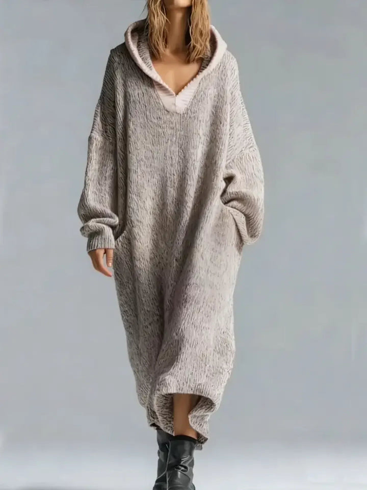 Ribstrikket maxi-sweaterkjole med hætte til kvinder
