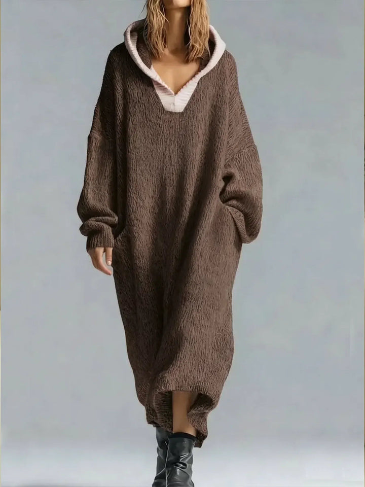 Ribstrikket maxi-sweaterkjole med hætte til kvinder