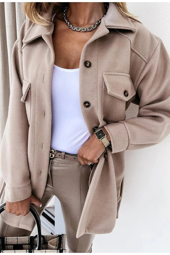 Oversized skjortejakke med knapper til kvinder
