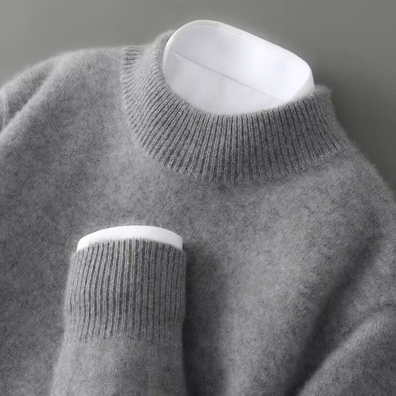 Classico pullover da donna lavorato a maglia con collo alto