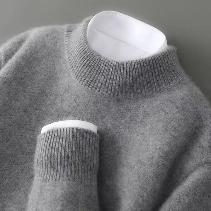 Classico pullover da donna lavorato a maglia con collo alto