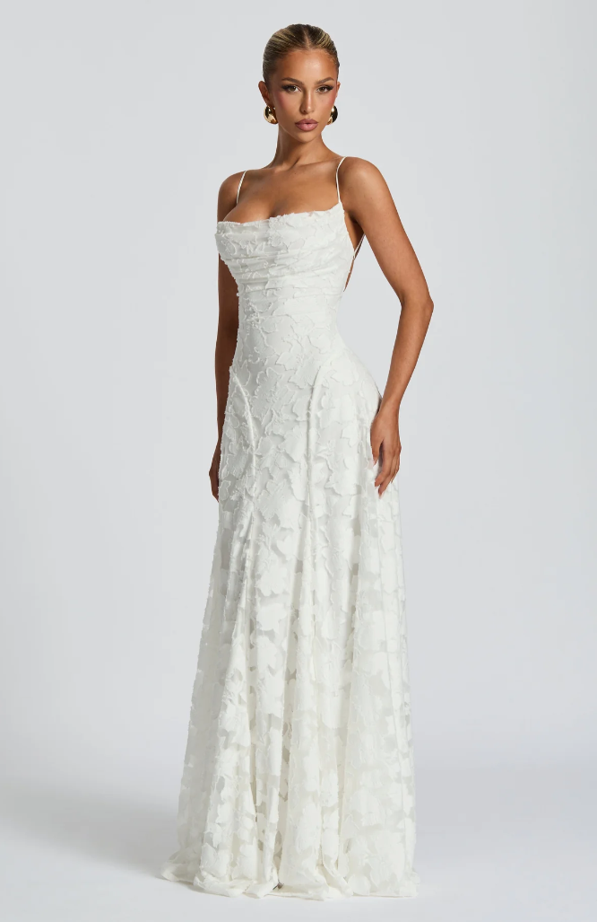 Amy | Women's Elegant Lace Maxi Dress in Floor Length Style-Metro Lane Plaza
