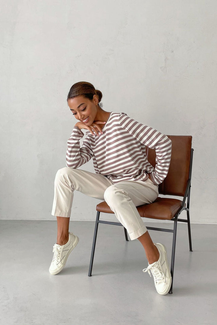 Siska | Women's Long Sleeve Top – Elegant and Breathable Design-Metro Lane Plaza