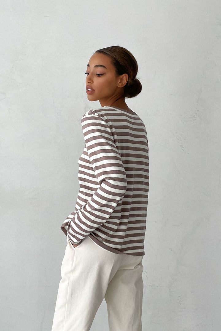 Siska | Women's Long Sleeve Top – Elegant and Breathable Design-Metro Lane Plaza