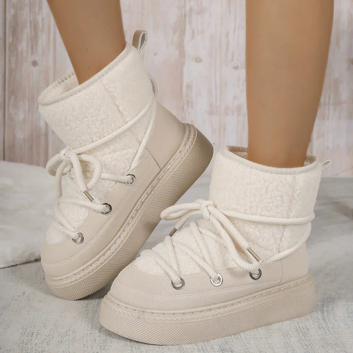Botas de mulher com atacadores para o inverno