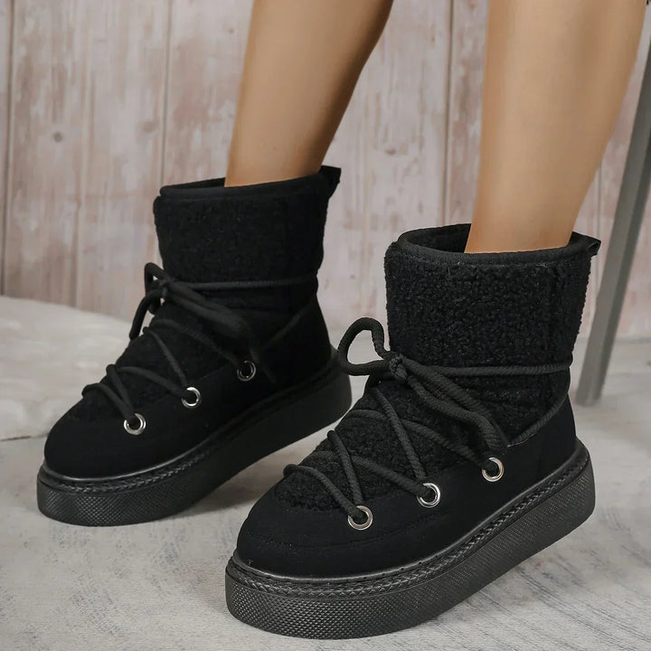 Botas de mulher com atacadores para o inverno