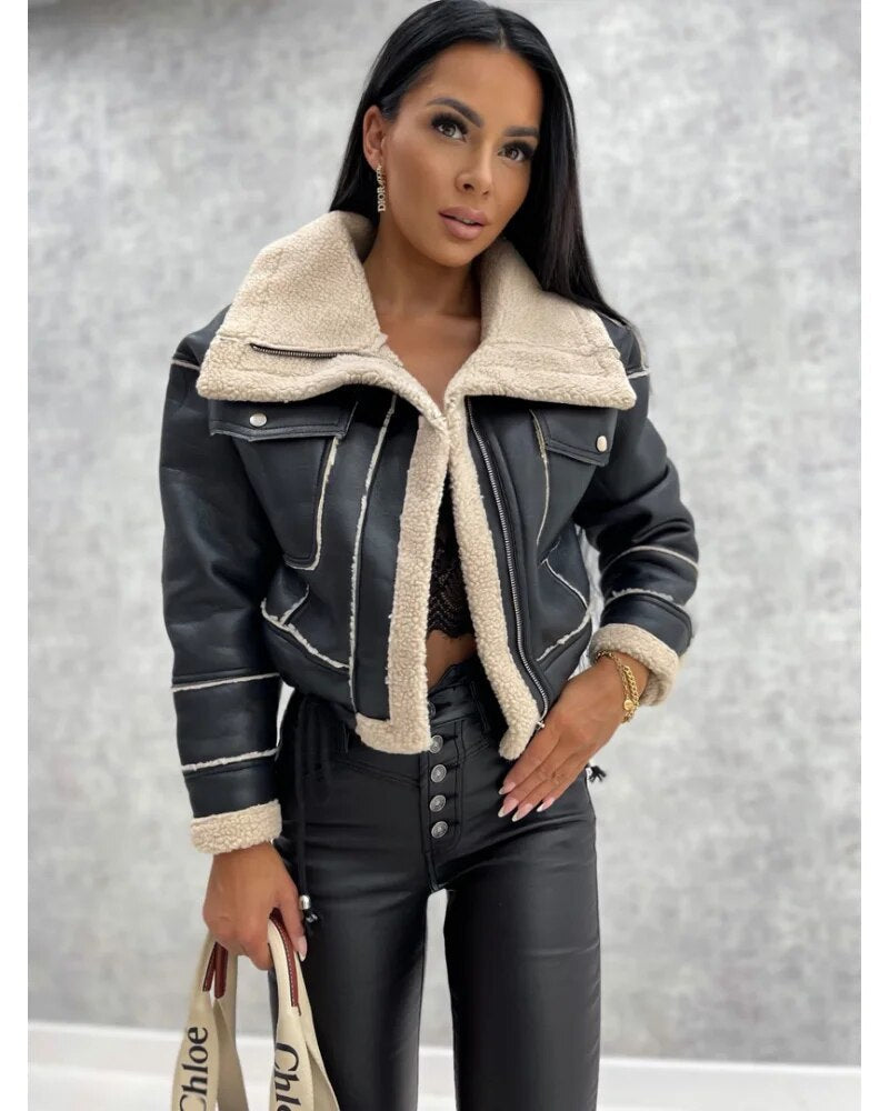Modische kurze Lederjacke für Damen