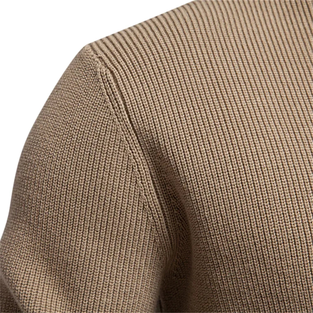 Maglione da uomo in maglia a girocollo con dettagli di bottoni
