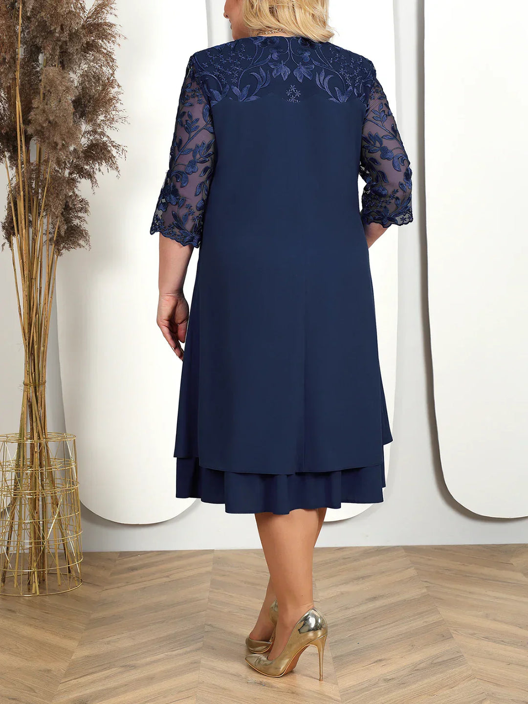 Theresa | Women's Plus Size Embroidered Banquet Dress-Metro Lane Plaza