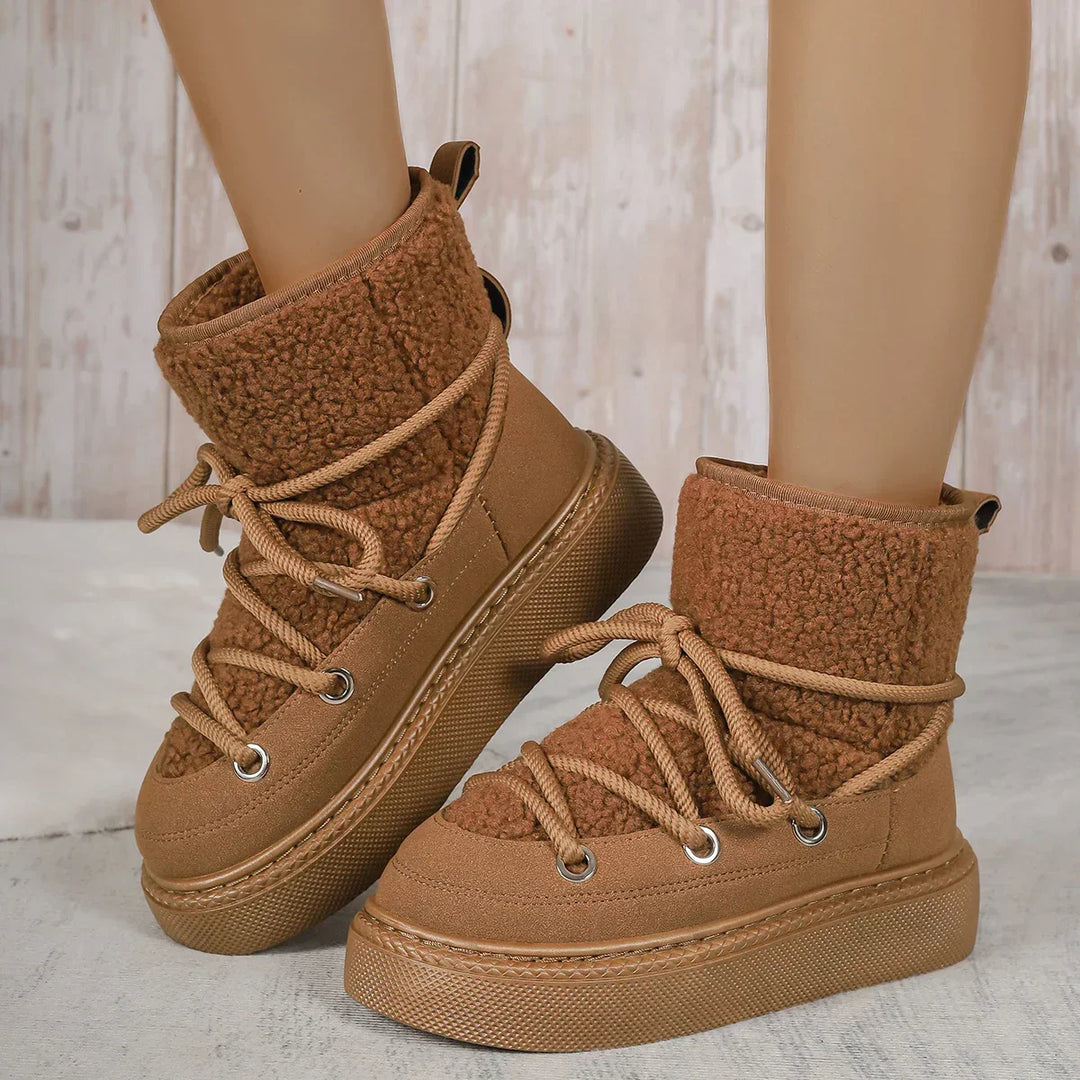 Botas de mulher com atacadores para o inverno