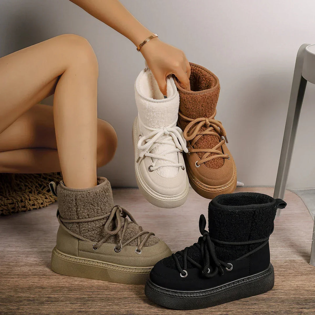 Botas de mulher com atacadores para o inverno