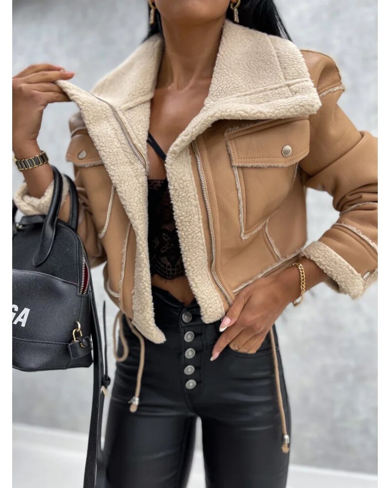 Modische kurze Lederjacke für Damen