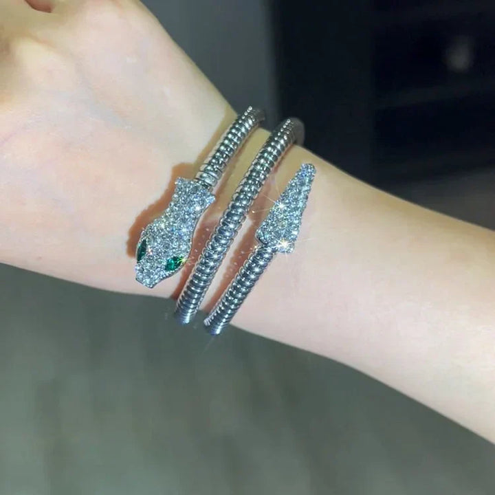 Bregje | Women's Gold Minimalist Bracelet with Refined Shine-Metro Lane Plaza