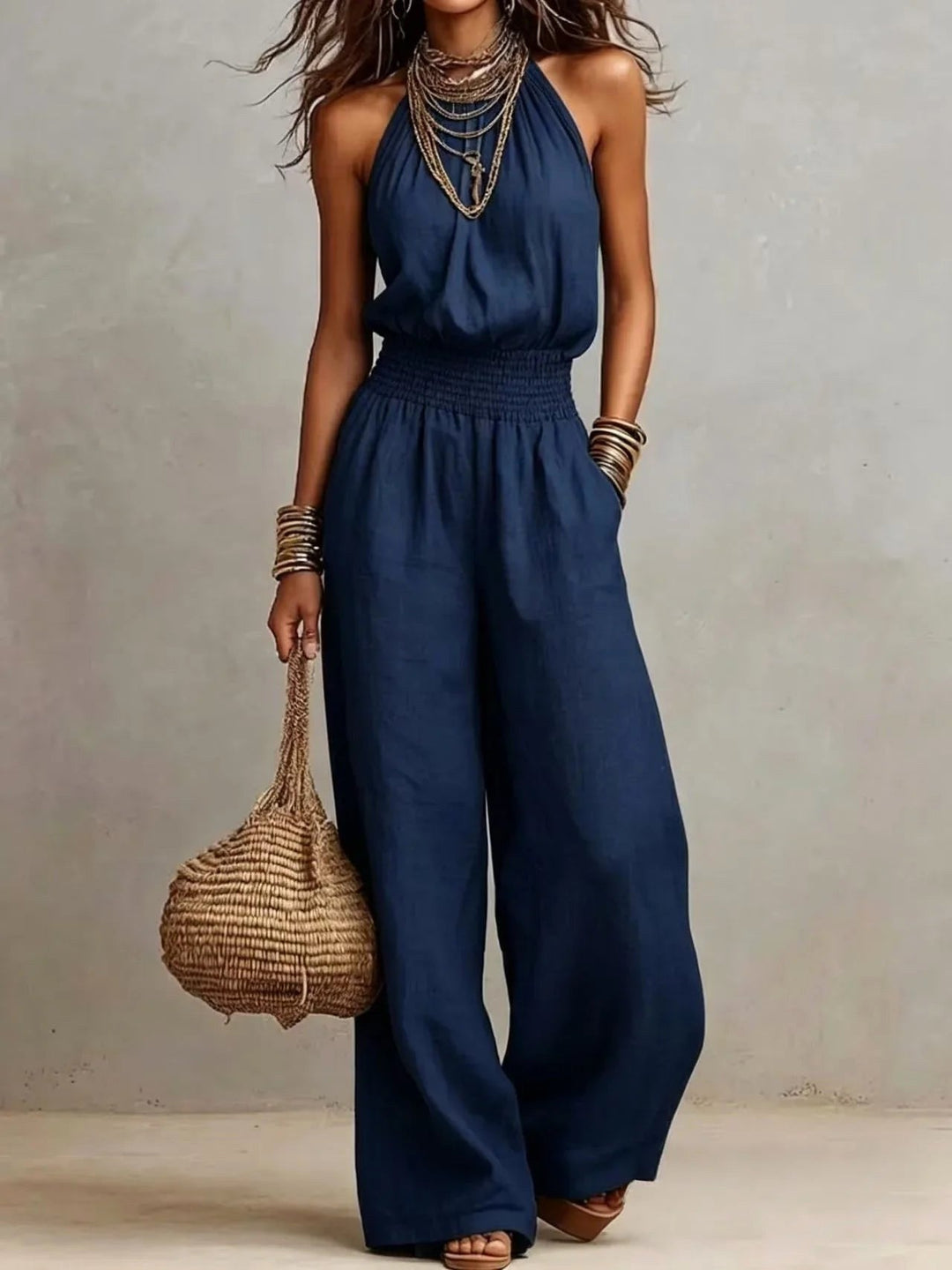 Jumpsuit med halterneck och vida ben för kvinnor