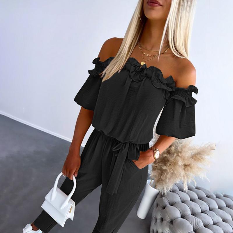 Mono elegante de mujer con hombros descubiertos y cintura ajustable