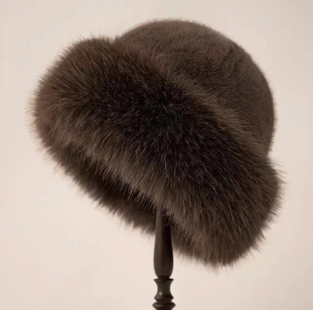 Daphne | Women's Winter Beanie with Soft Fur Lining and Stylish Fit-Metro Lane Plaza