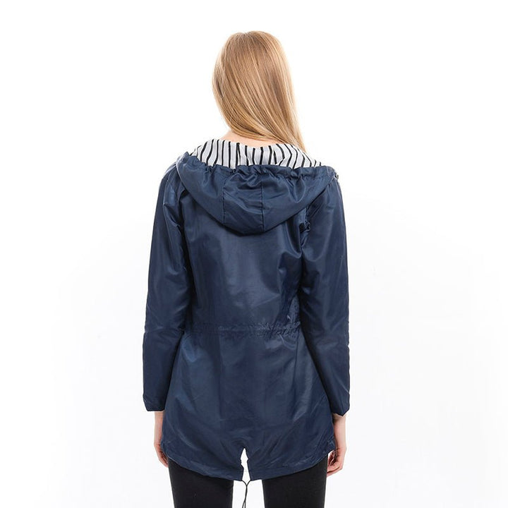 Manteau utilitaire à capuche, cordon de serrage et fermeture zippée pour femme