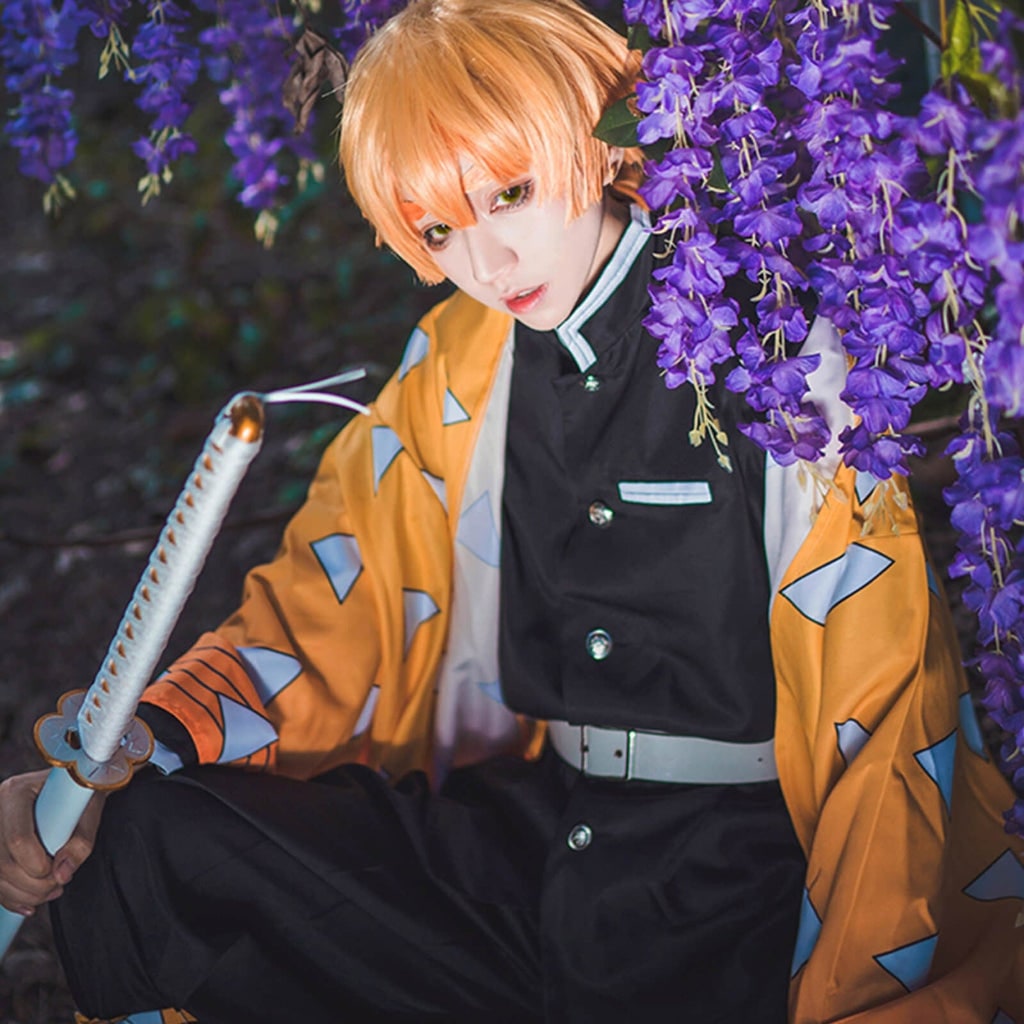 Anime-Cosplaykostüm für Halloween mit Haori, Perücke und LED-Lichtern