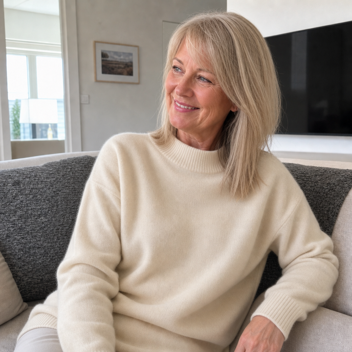 Classico pullover da donna lavorato a maglia con collo alto