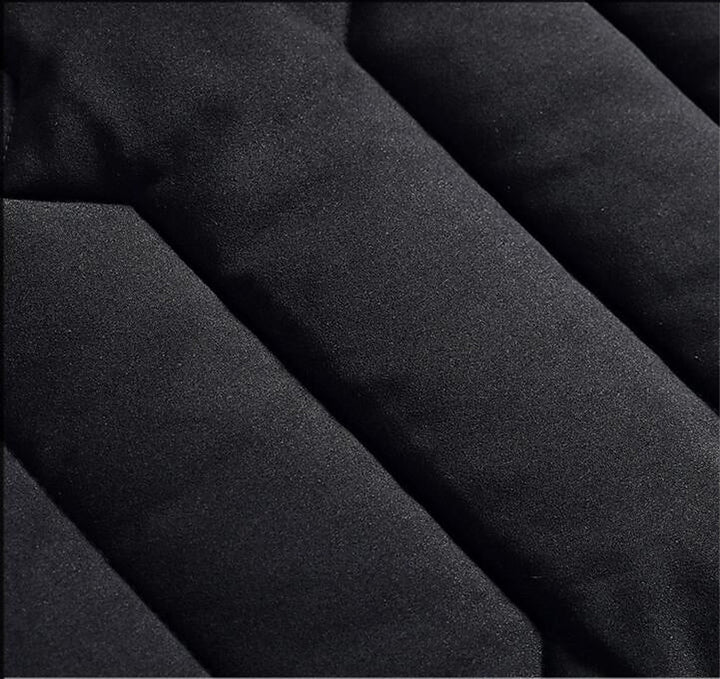 Leichte Herren-Steppjacke – geometrisches Muster