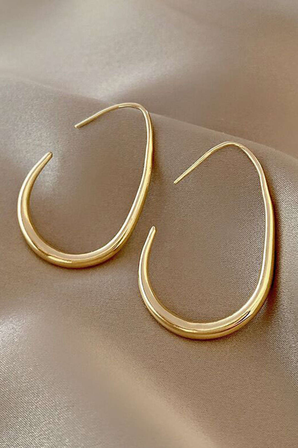 Kaira | Women's Oval Metal Earrings-Metro Lane Plaza