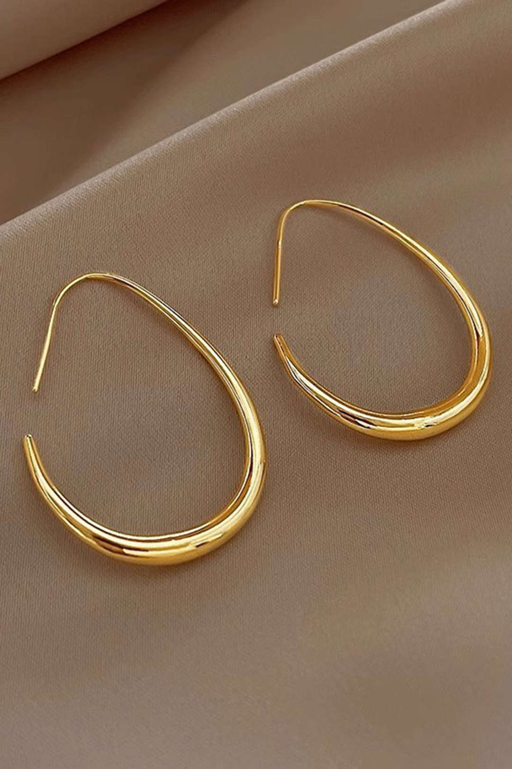 Kaira | Women's Oval Metal Earrings-Metro Lane Plaza