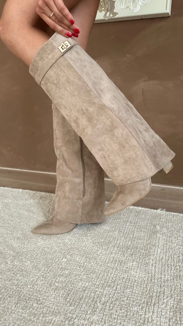 Women's Block Heel Boots with Elegant Fit and Buckle in Suede or Leather-Metro Lane Plaza
