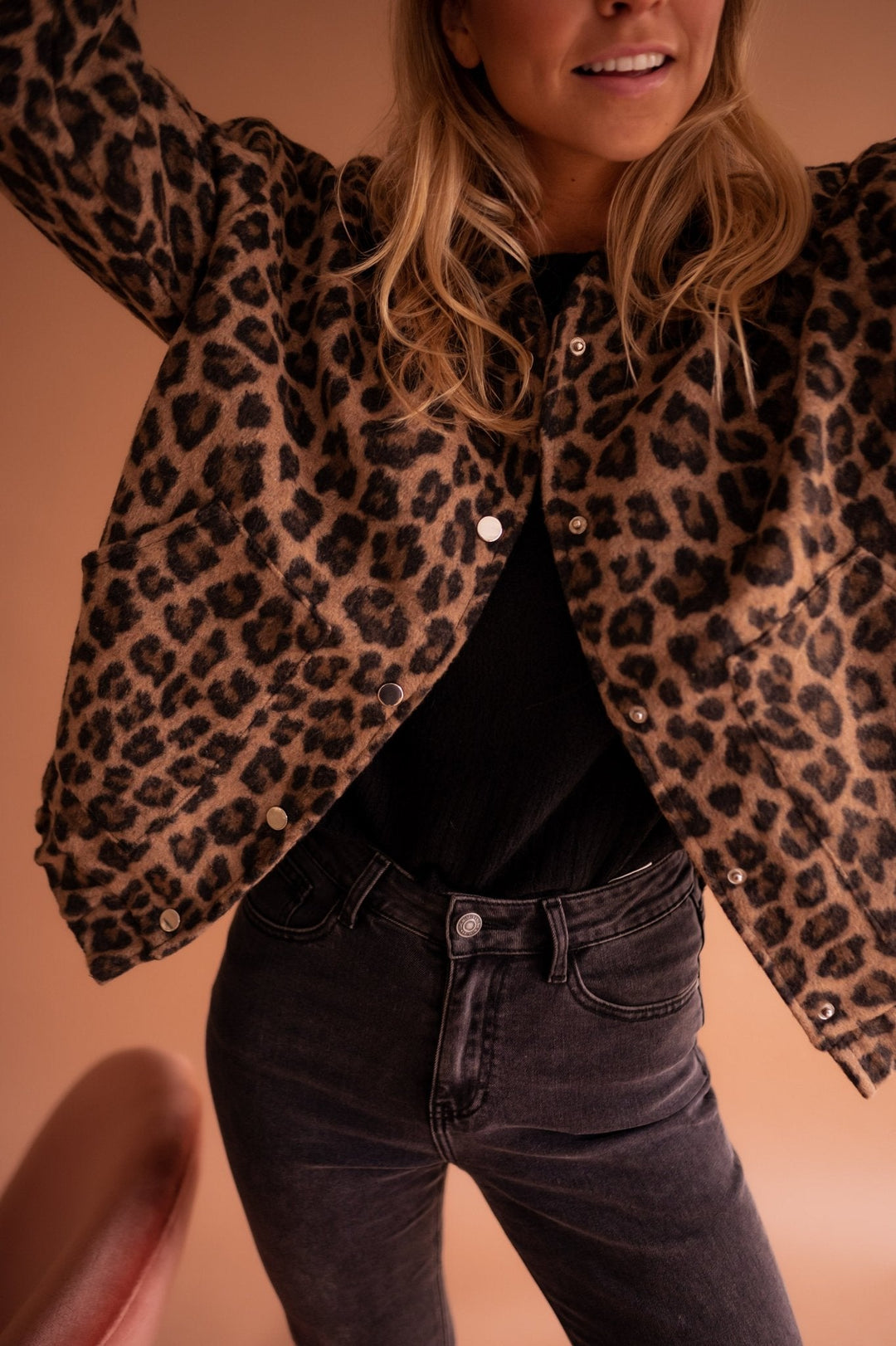 Trendige Jacke für Damen mit Leopardenmuster