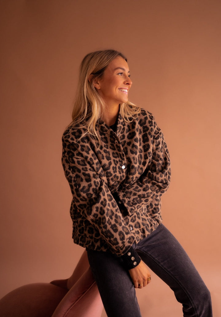 Trendige Jacke für Damen mit Leopardenmuster