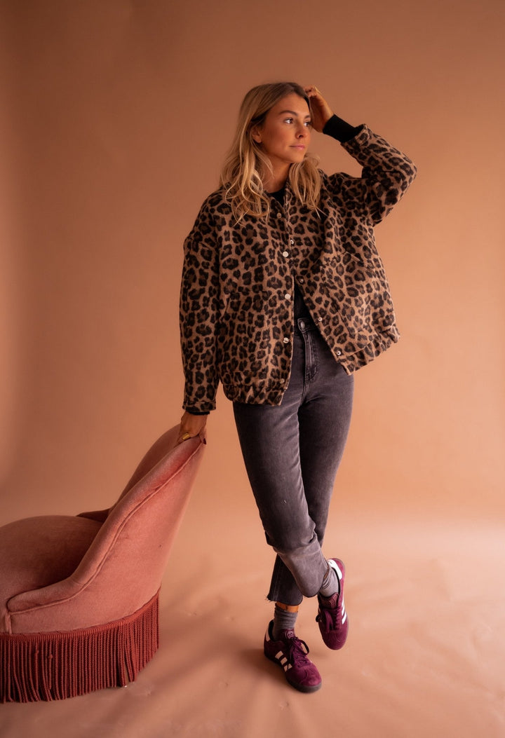 Trendige Jacke für Damen mit Leopardenmuster