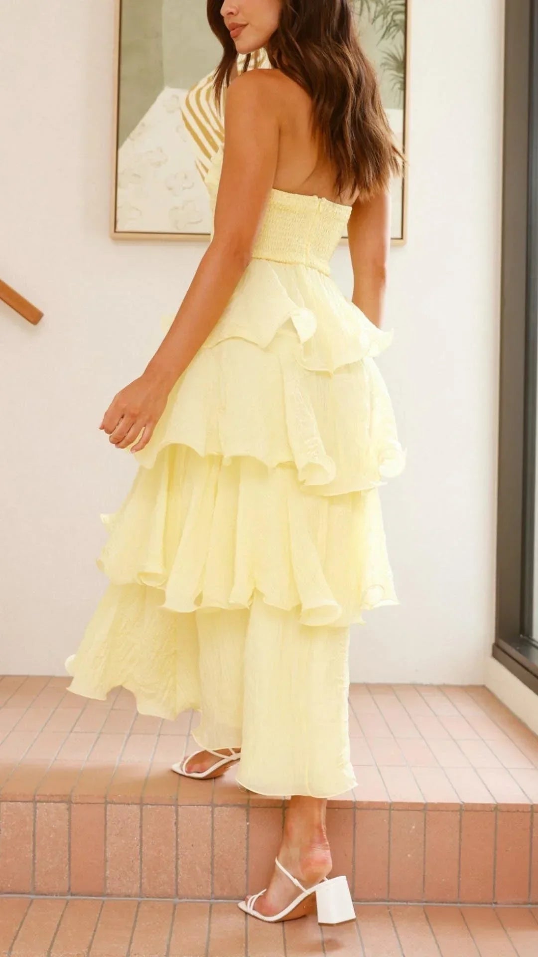 Women's Strapless Tiered Dress with Elegant Layers-Metro Lane Plaza