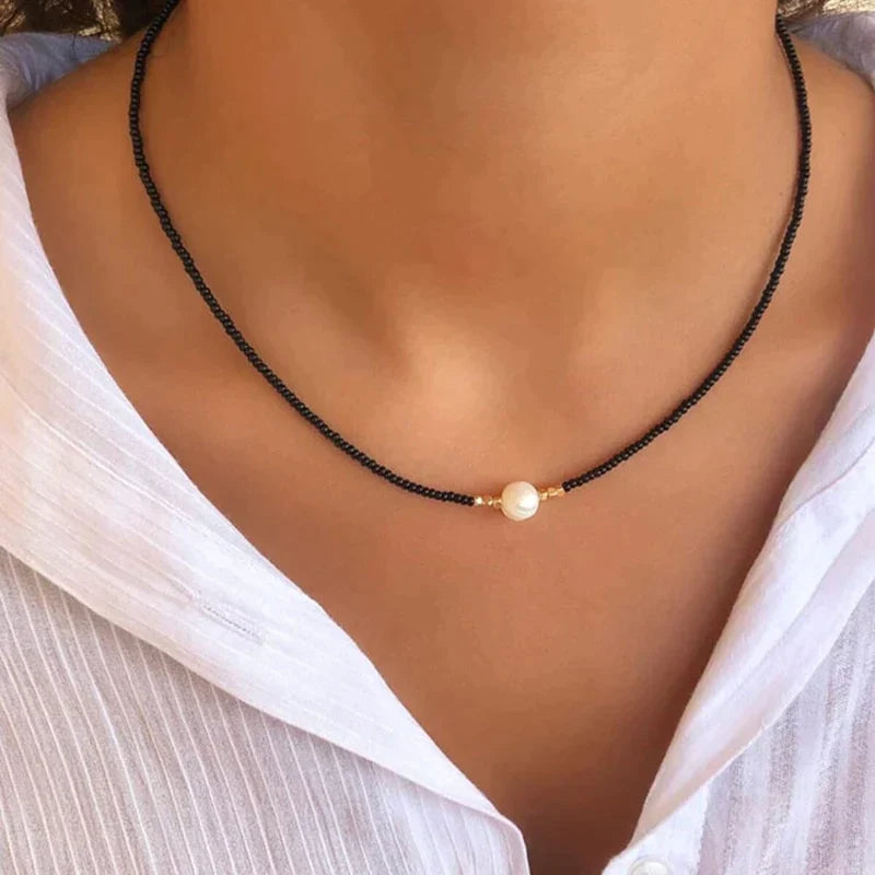 Anneke | Women's Necklace with Freshwater Pearls – Timeless Elegance-Metro Lane Plaza